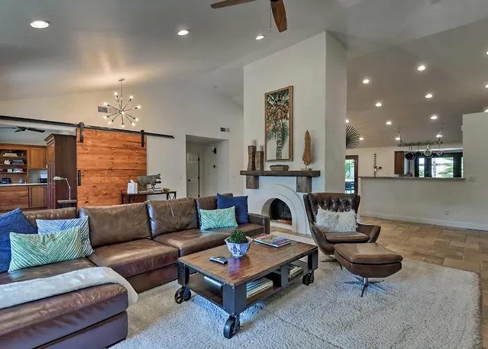 Oasis W/ Outdoor Bar & Pool! Scottsdale