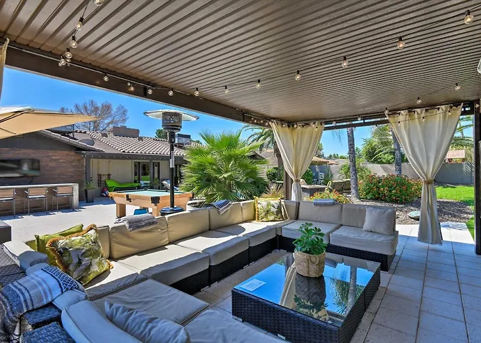 Oasis W/ Outdoor Bar & Pool! Holiday home Scottsdale