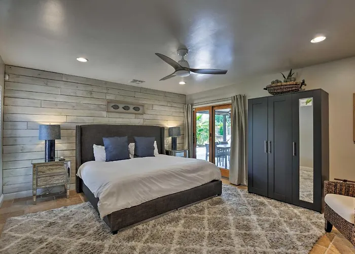 Holiday home Oasis W/ Outdoor Bar & Pool! Scottsdale