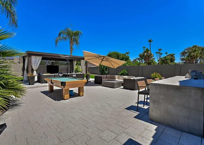 Oasis W/ Outdoor Bar & Pool! Scottsdale