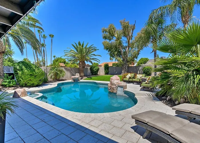 Holiday home Oasis W/ Outdoor Bar & Pool! Scottsdale