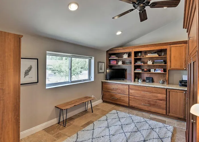 Oasis W/ Outdoor Bar & Pool! Scottsdale