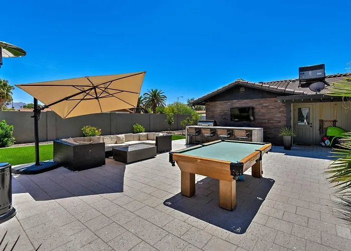 Holiday home Oasis W/ Outdoor Bar & Pool! Scottsdale