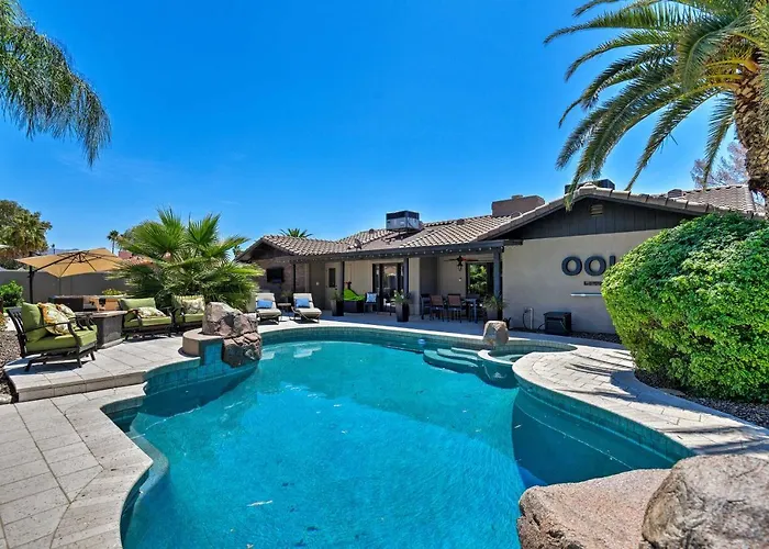 Oasis W/ Outdoor Bar & Pool! *